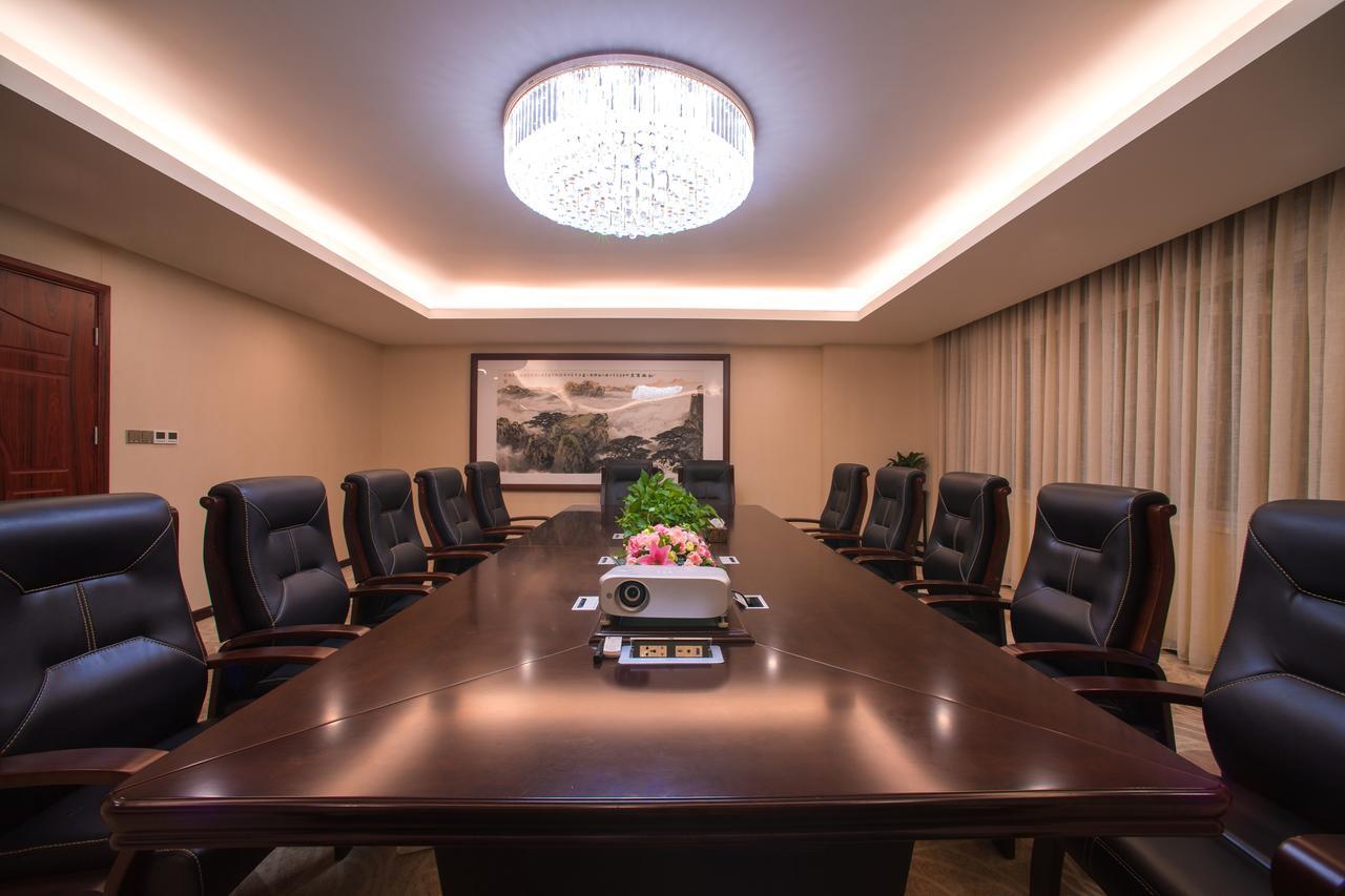 Guangzhou Jin Wan Li Business Hotel Exterior photo